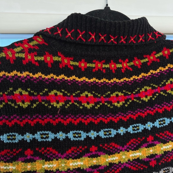 Colorful Patterned Zip-Up Sweater - Picture 6 of 6